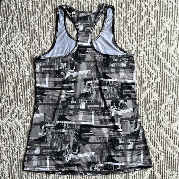 Reebok Patterned Racerback Workout Tank Top - Picture 5 of 5